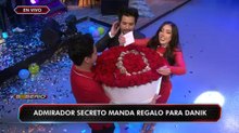 Sorprenden a Danik con costoso arreglo de flores