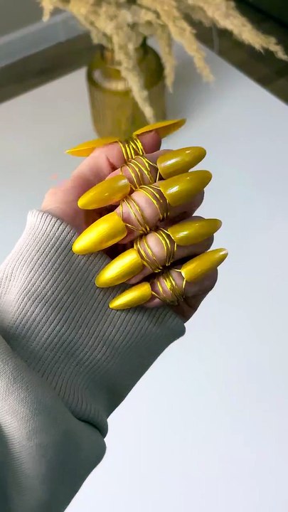 Removable, reusable, and ridiculously cute! 😍💅