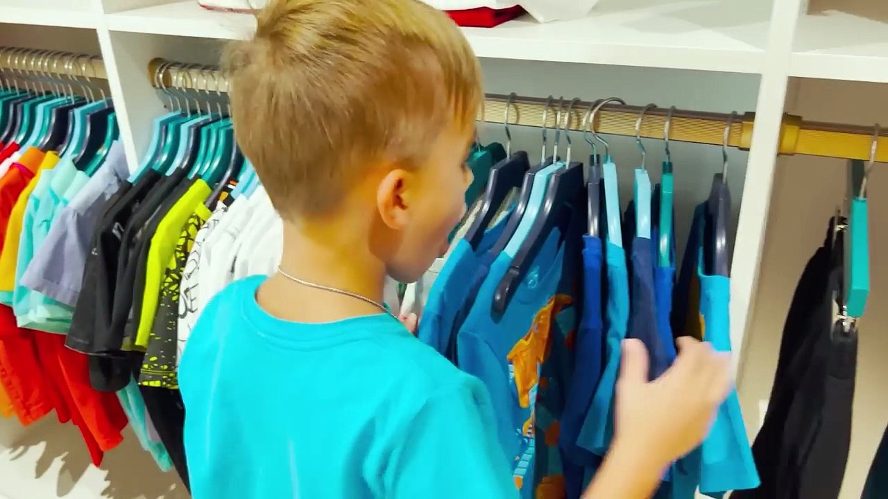 Vlad and Niki Four Colors Playhouse Challenge