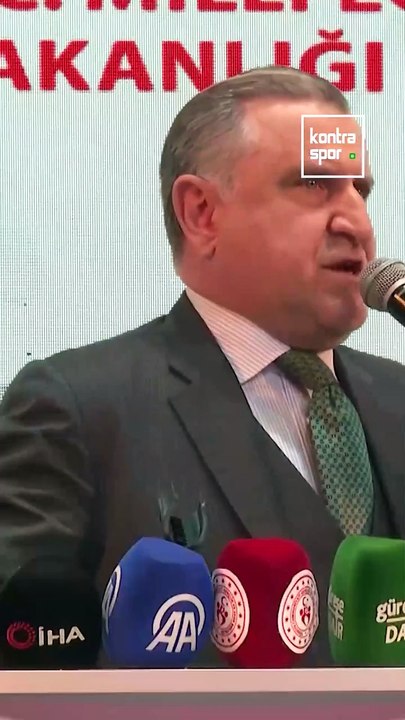 Gençlik ve Spor Bakanı Osman Aşkın Bak, güreş turnuvasının açılış törenine katıldı