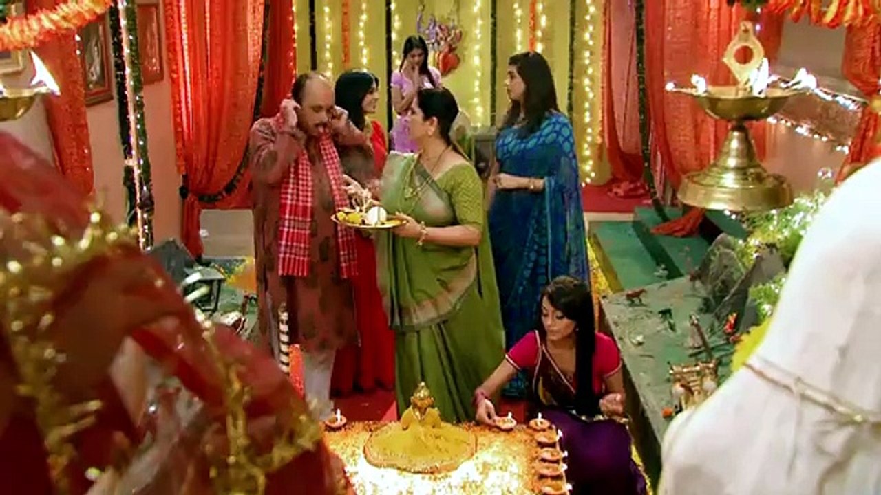 Saraswatichandra S04E36 Kumud becomes unconscious Full Episode