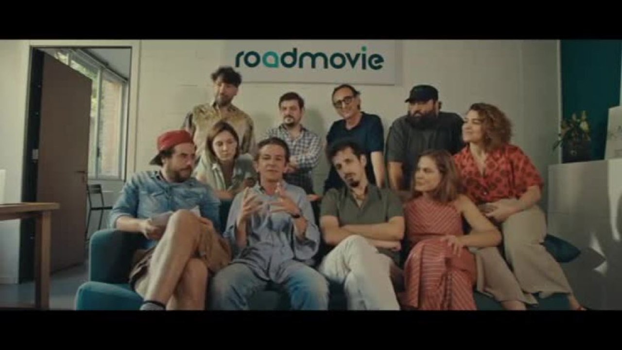 Mandelli e il casting a una pecora... Una clip da "Cena di classe"