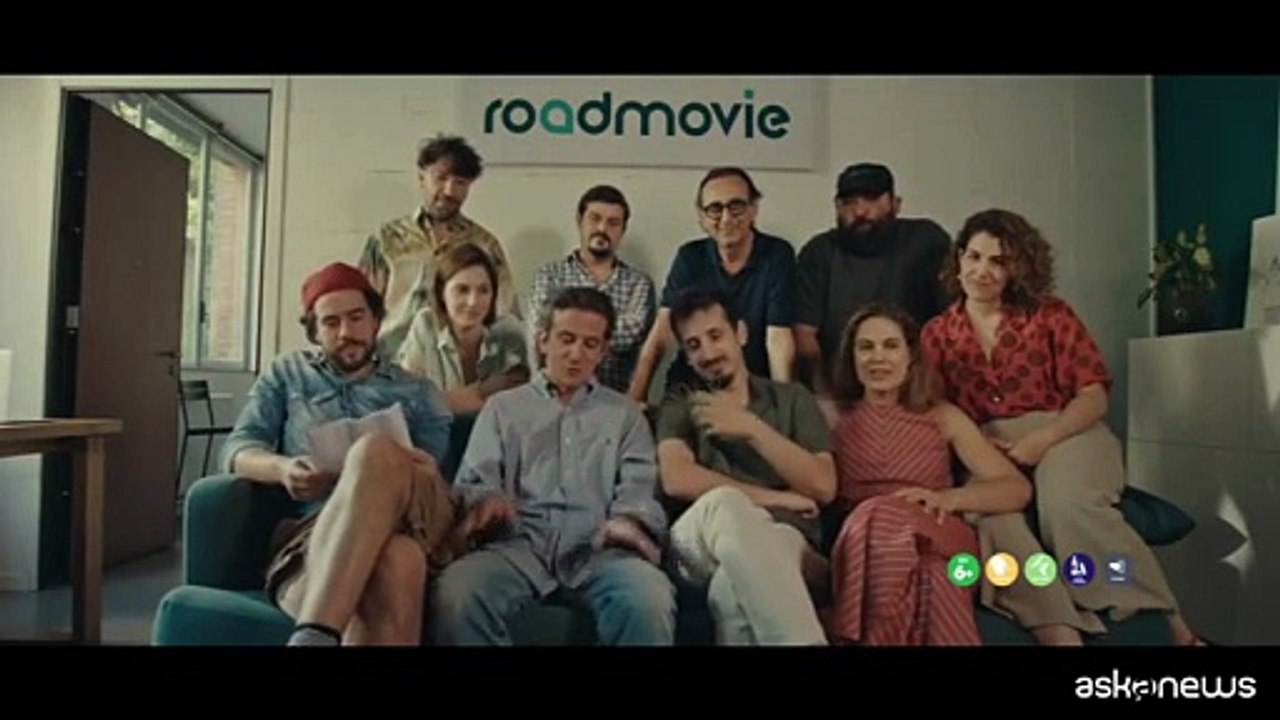 Mandelli e il casting a una pecora... Una clip da "Cena di classe"