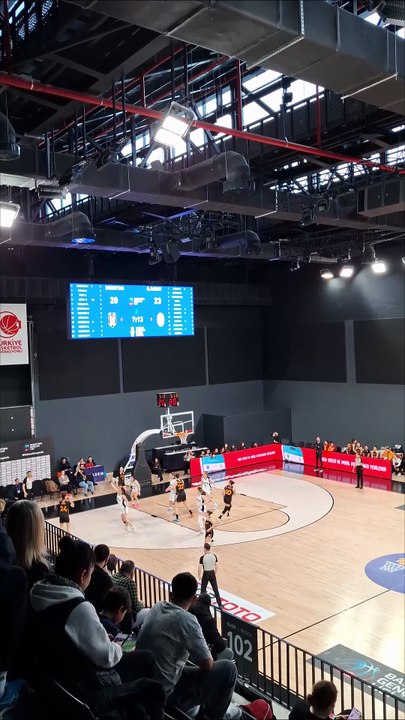 İlk Yarı Sonucu - Beşiktaş 40-39 Galatasaray - Basketbol Gençler Ligi Kızlar 7. Hafta