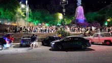 algunas de las noches de fiesta en la zona del monumento.mp4