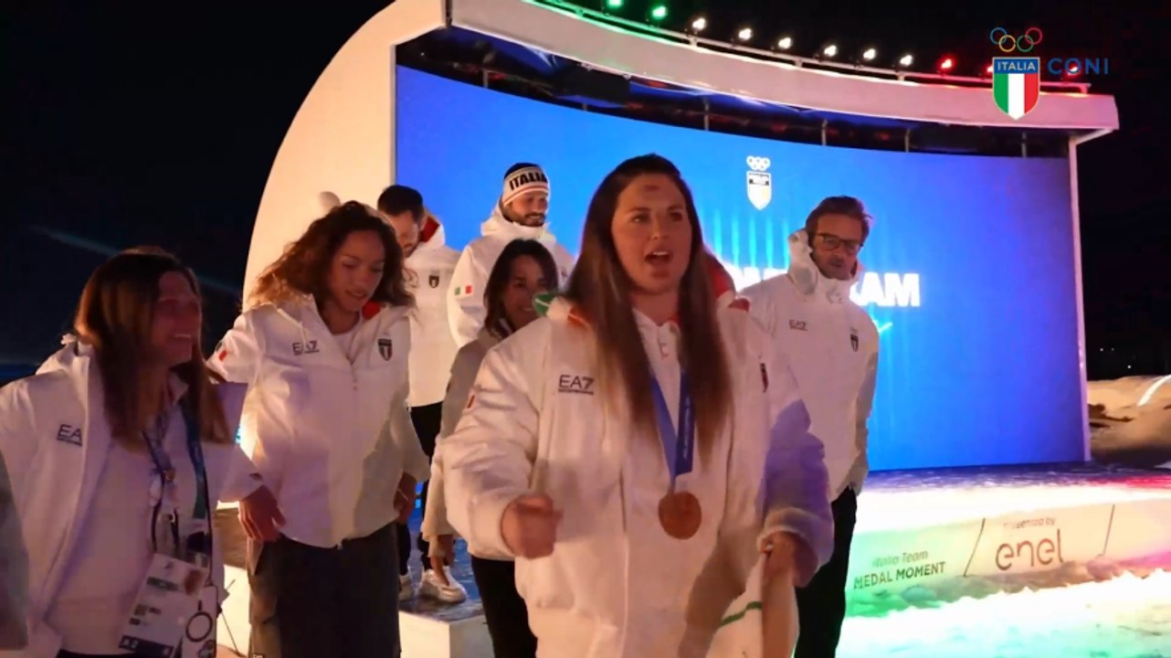 "Adesso si sciabola, raga! Lo sapete che...": Moioli fa ridere Casa Italia