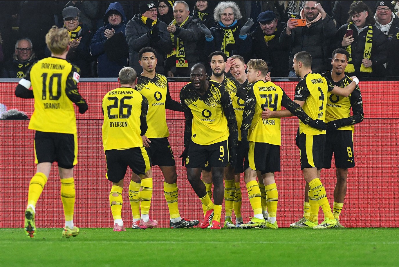 Bundesliga : Grâce au doublé de Guirassy contre Mayence, Dortmund met la pression au Bayern