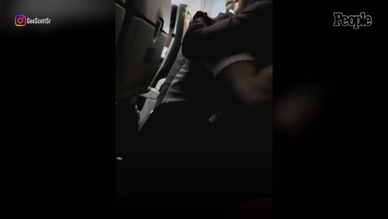 A Plane Passenger Was Racing to See Her Dying Father. A Flight Attendant's Act of Compassion 'Changed Her'