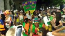 Cristina bailó al ritmo de la murga en su balcón II