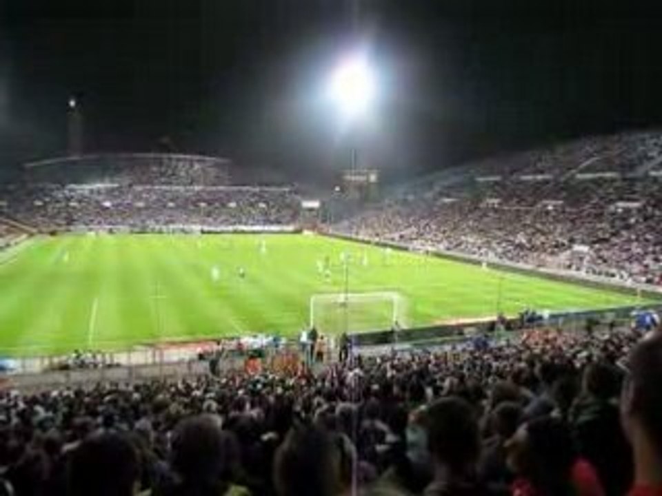 Les supporters qui sifflent ...