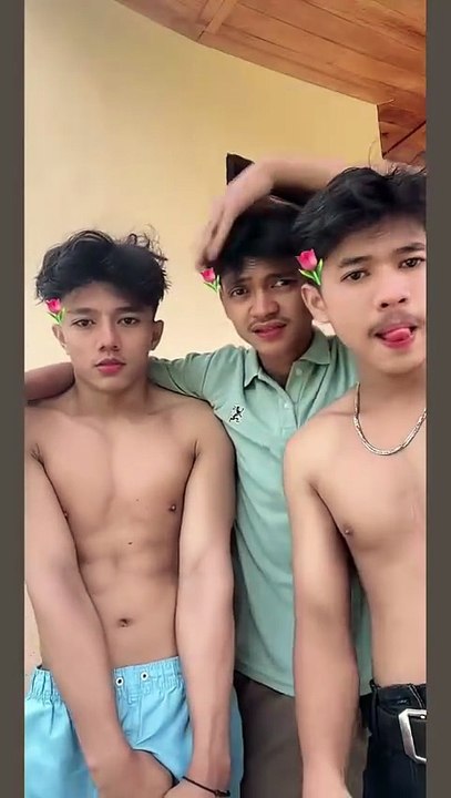 Dody dan cowok-cowok tampan shirtless aduhai banget badannya pengen di keroyok mereka argh