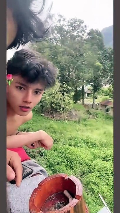 OMG dua remaja ganteng shirtless main enak-enak nggak kuat liatnya