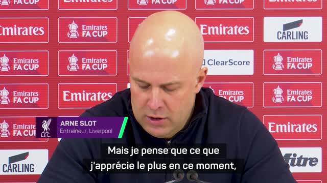 Liverpool - Slot se réjouit de voir Salah à nouveau décisif offensivement comme défensivement