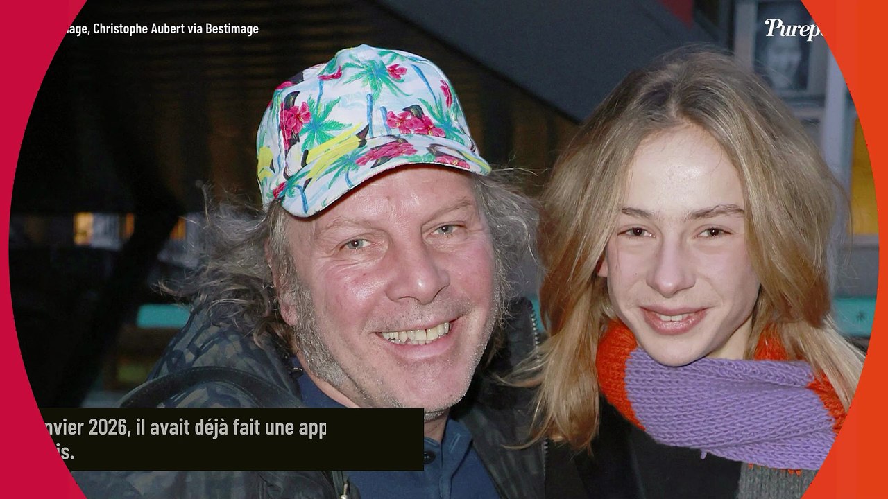 Philippe Katherine a encore fait des siennes : son fils Billy, cheveux longs et qui ressemble beaucoup à sa maman Julie Depardieu, était là