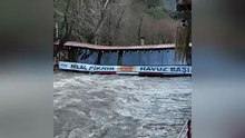 Alanya’da yoğun yağışın ardından taşan Dim Çayı’ndaki bir işletme, akıntıya kapılarak yerle bir oldu