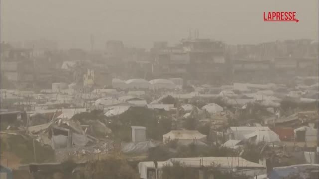 Tempesta sabbia si abbatte sulla Striscia di Gaza: l'allarme delle autorità sanitarie