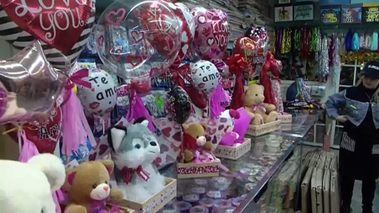 Globos y peluches lideran ventas para el 14 de febrero Día del Amor y la Amistad