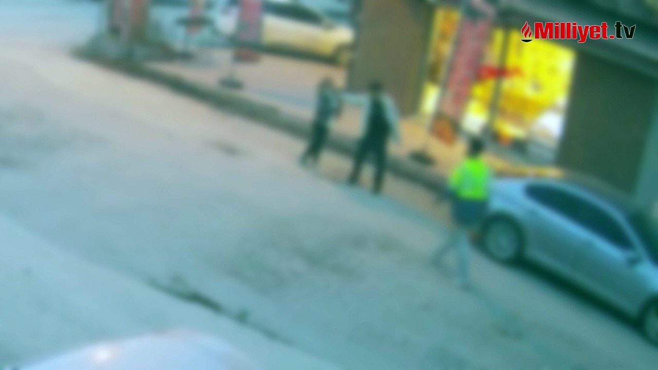 Yer: Malatya! Birlikte yaşadığı kadını sokak ortasında silahla tehdit etti