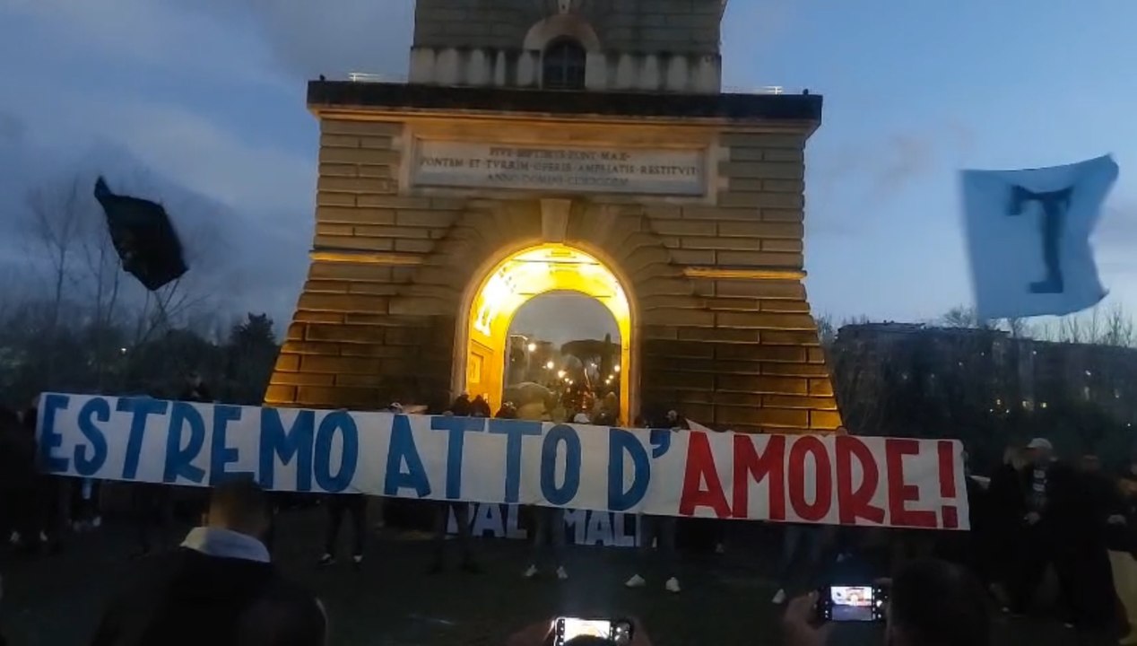Lazio-Atalanta, i Laziali a Ponte Milvio: “Estremo atto d’amore” - VIDEO