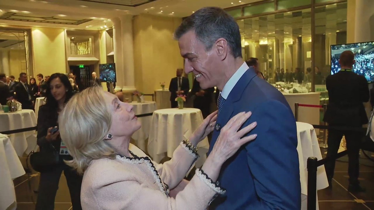 Pedro Sánchez and Hillary Clinton’s Viral Greeting Stuns the Internet at Munich Security Conference