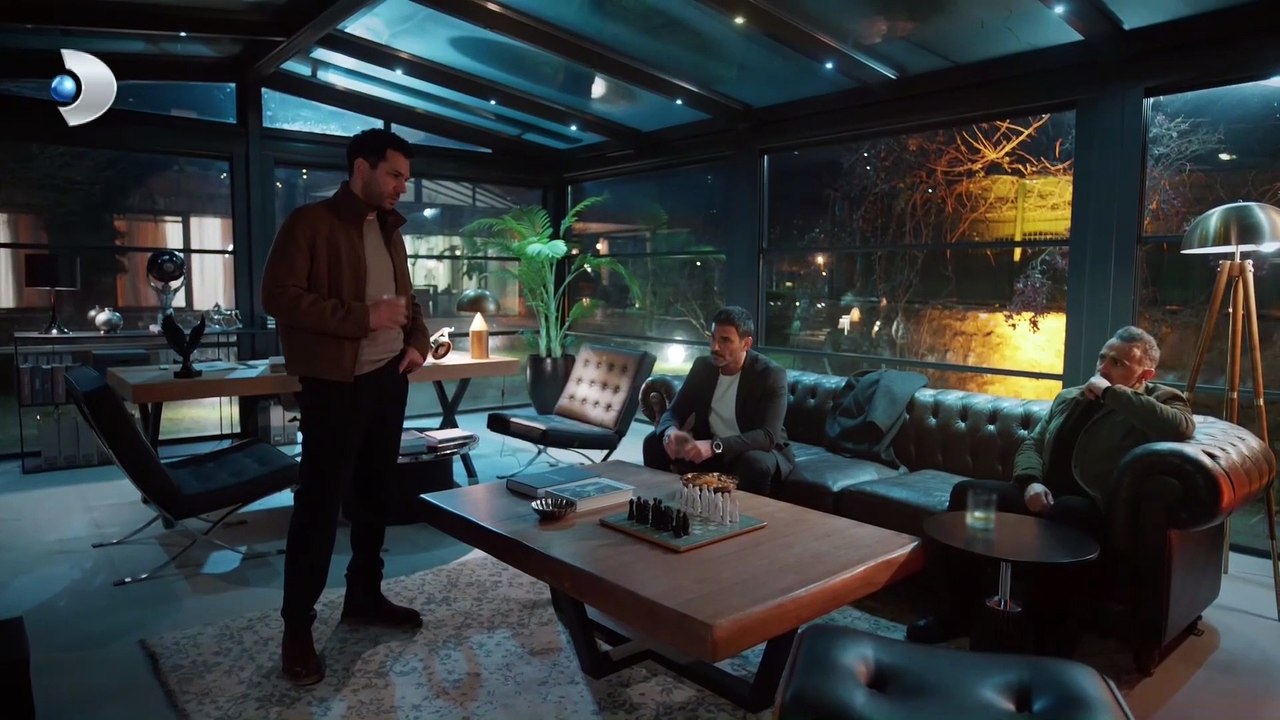 Serhat, abisini otele geri aldı! Güller ve Günahlar 17 Bölüm