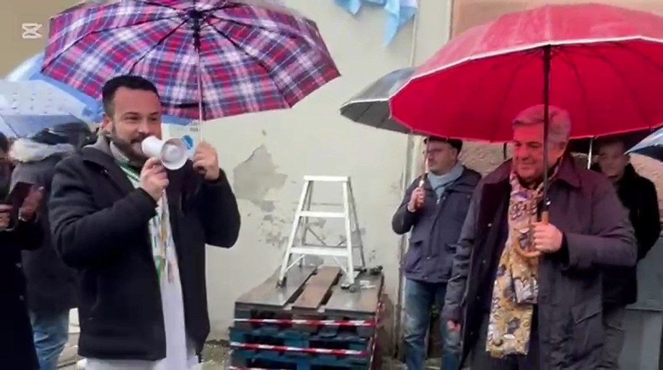 La caduta e la dedica: dopo 30 anni ecco la targa Curva Michelini a Sassari