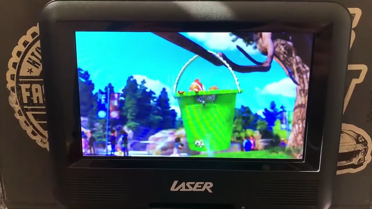 Finding Dory (2016) Marlin and Nemo Landed in the fish tank Scene