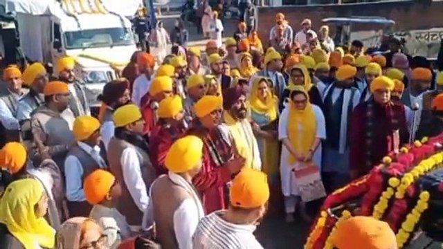 शहर में निकला नगर कीर्तन, दर्शनों को उमड़ी संगत