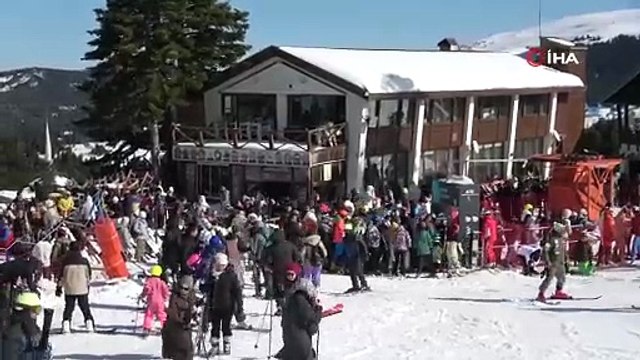 Uludağ’a akın var! Güneşli hafta sonu zirveyi doldurdu