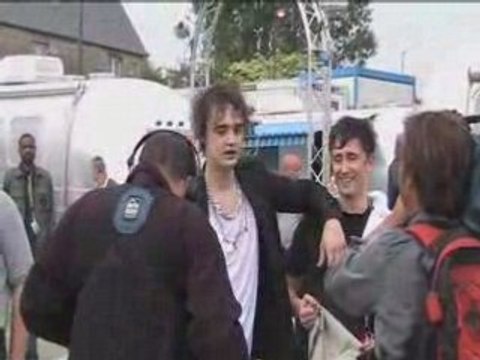 Pete Doherty interviewé par France 3 à Papillons de nuit