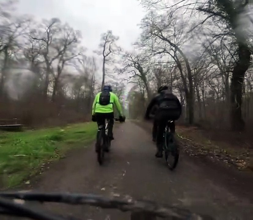 Vidéo Vtt Petite sortie à 4 courageux 😅 Avec de la neige et la pluie 😍