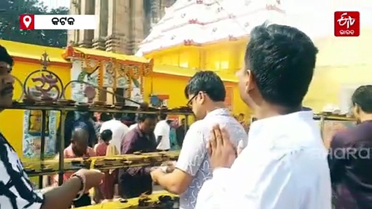 ଭାରତ-ପାକିସ୍ତାନ ହାଇଭୋଲଟେଜ୍ ମ୍ୟାଚ; ଟିମ୍ ଇଣ୍ଡିଆ ବିଜୟ ପାଇଁ ଜାଗର ବ୍ରତ ସହ ଦୀପ ଜାଳିଲେ ଫ୍ୟାନ୍ସ