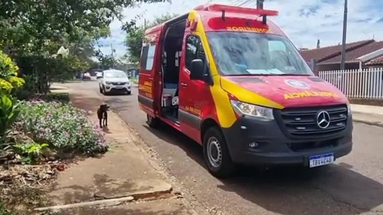 Idosa de 70 anos é socorrida após queda em residência no Bairro Esmeralda, em Cascavel