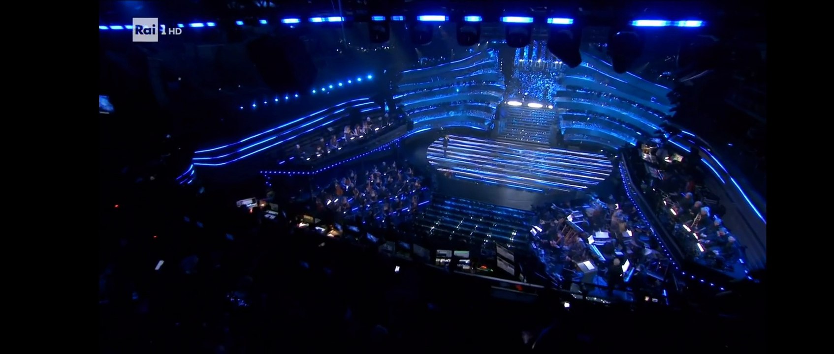 Prima Serata Sanremo 2025: Francesco Gabbani, Viva la vita