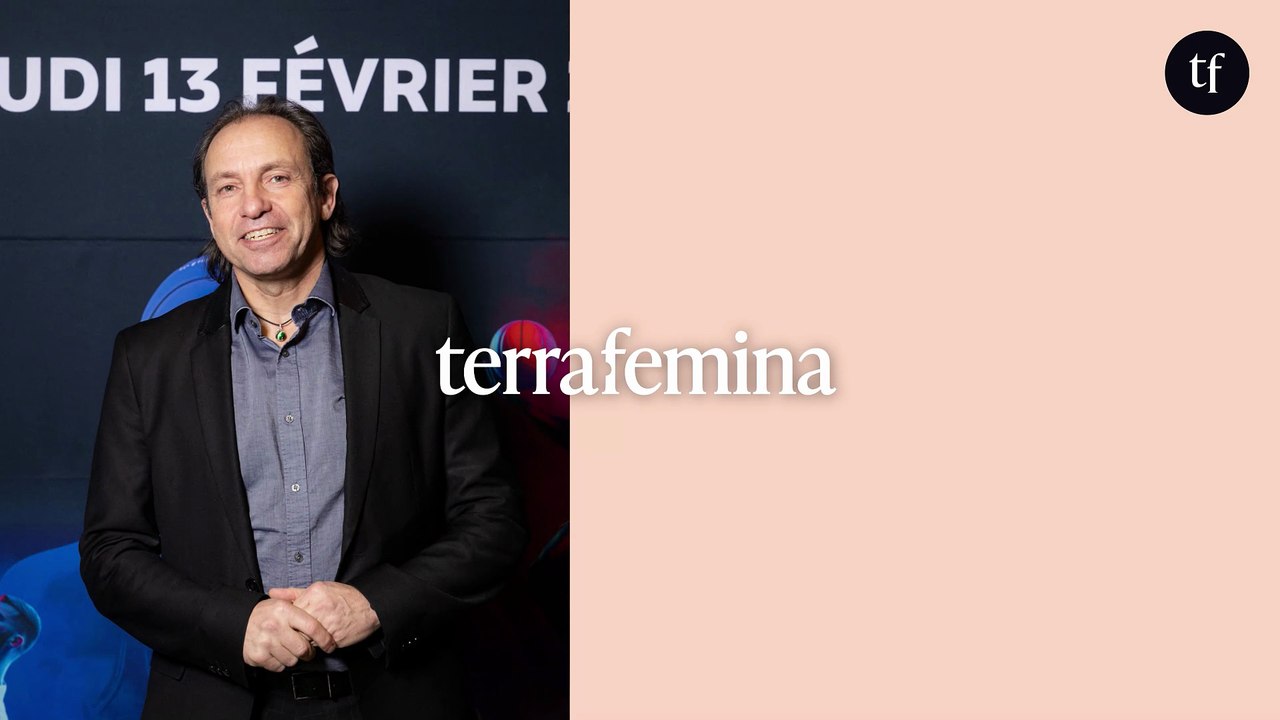 "Joli postérieur", "Sa poitrine...", "Sa plastique", "Ses fesses" : Philippe Candeloro, victime de la "cancel culture" ? Plutôt de son sexisme !