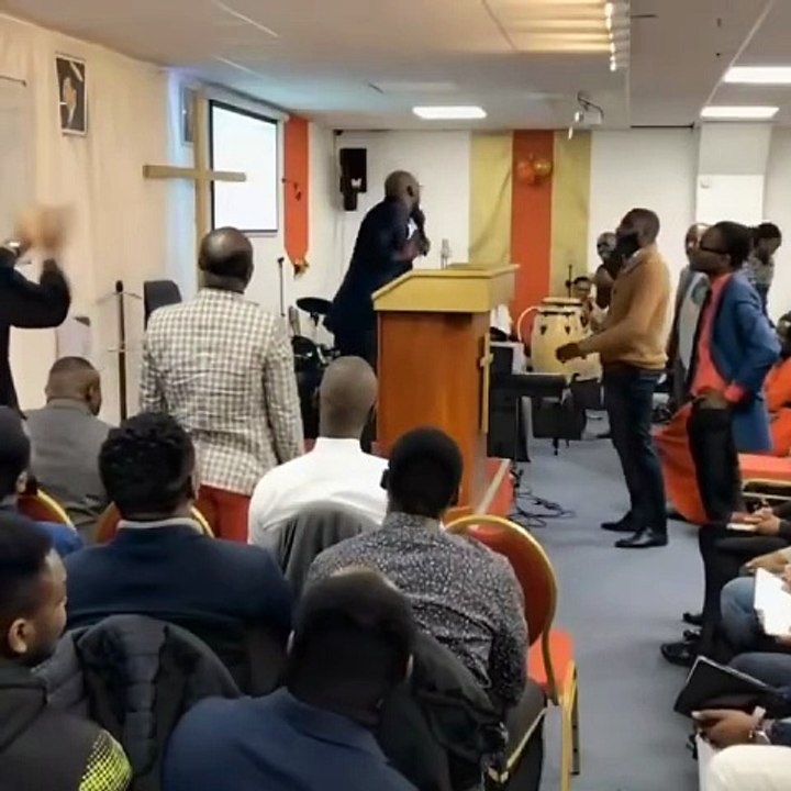 [Poop] La place du serpent #shorts