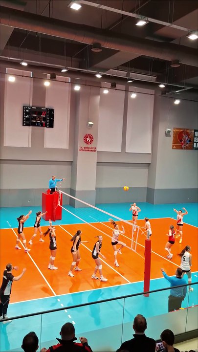 İlk Set Sonucu - Beşiktaş 22-25 THY - Küçük Kızlar Süper Ligi Final Grubu 4. Hafta