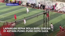 Potret Lapangan Sepak Bola di Antara Puing-Puing di Kota Gaza