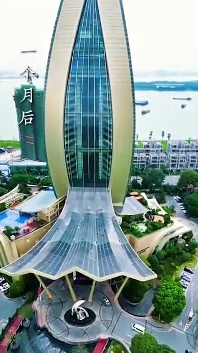 Her boyfriend and his friend humiliated her mocking her weight and comparing her to a pig [Full Movie]