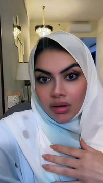 أميرة الناصر تثير الجدل بسخريتها من الحجاب