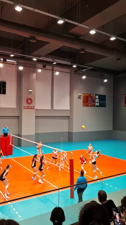 Üçüncü Set Sonucu - Beşiktaş 25-16 THY - Küçük Kızlar Süper Ligi Final Grubu 4. Hafta
