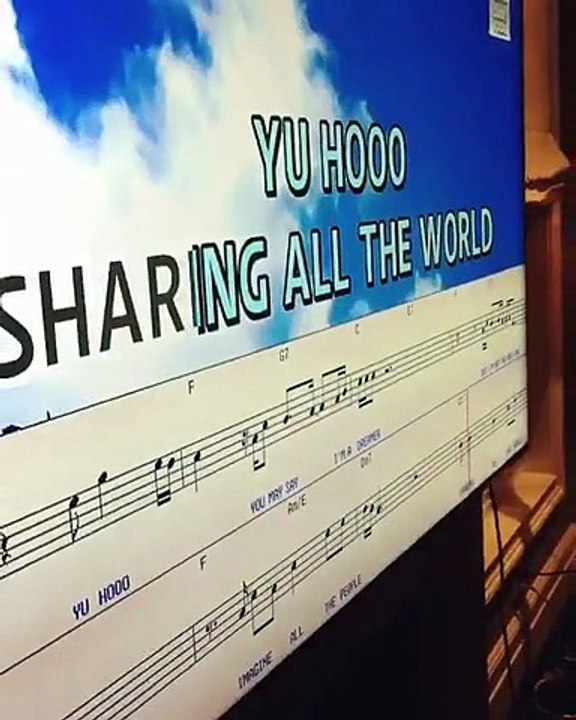 2016 – Johnny Hallyday – Vœux en vidéo et chanson accompagné de toute sa famille (31 décembre)