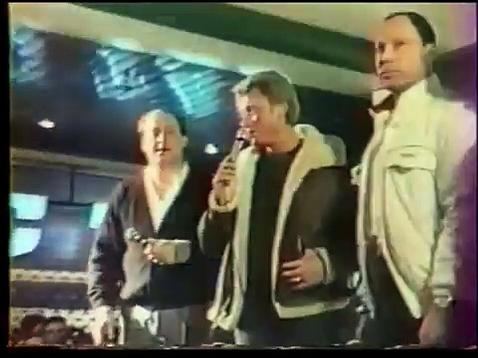 1987 – Johnny Hallyday – Au centre commercial Rosny 2 pour la sortie de Terminus (31 janvier)
