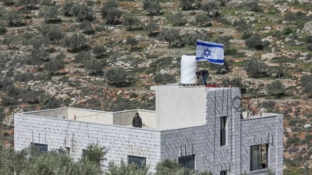 مخاوف فلسطينية من تزايد هجمات المستوطنين في الضفة الغربية بعد ملكية الأراضي
