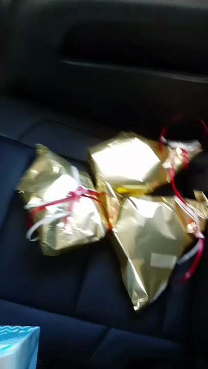 #531. Clip of goodies too short.