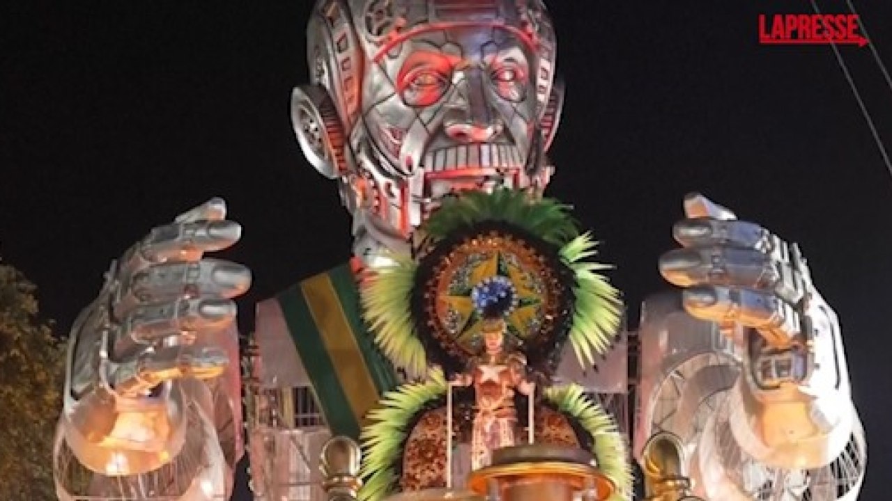 Al Sambodromo di Rio de Janeiro si apre il Carnevale con un omaggio a Lula