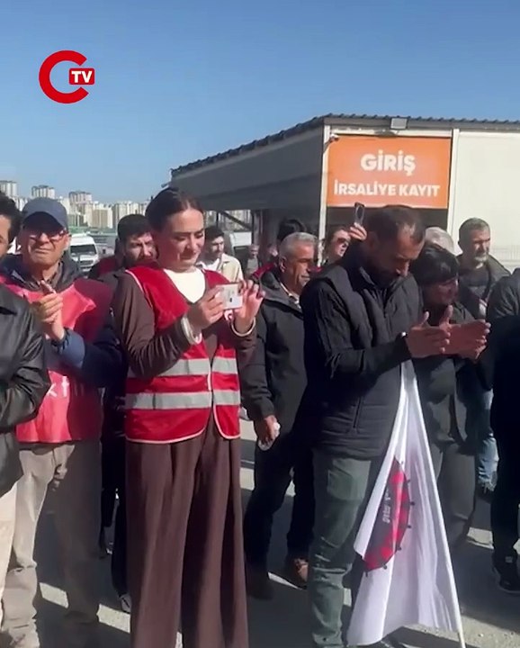 Neslihan Acar direnişi destekleyenlere teşekkür “Kendi yoksulluk talebini bu direnişin etrafında kenetleyen bu emekçi halka teşekkür ederim”