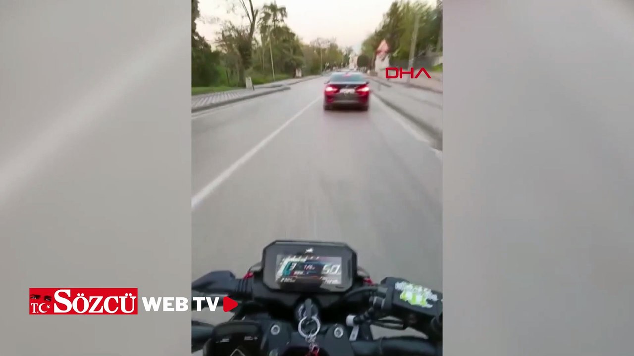 Motosikletin otomobile çarptığı kaza kask kamerasında