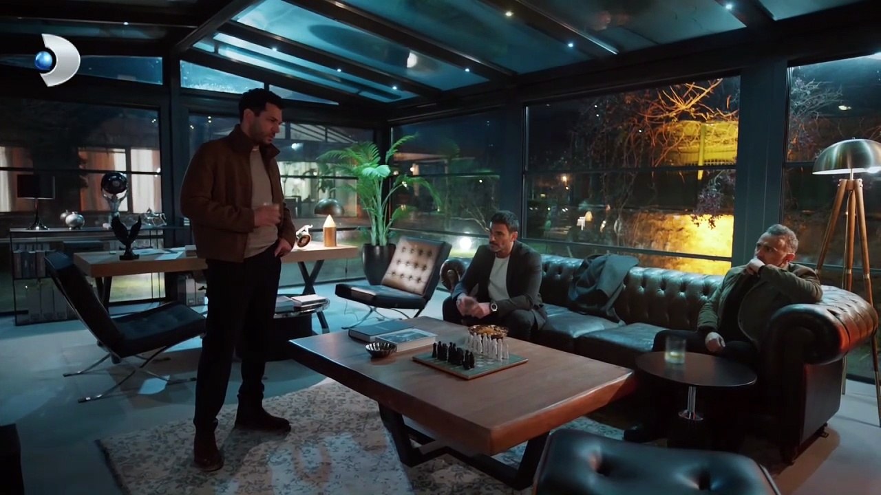 Serhat, abisini otele geri aldı! Güller ve Günahlar 17 Bölüm [Full Movie]