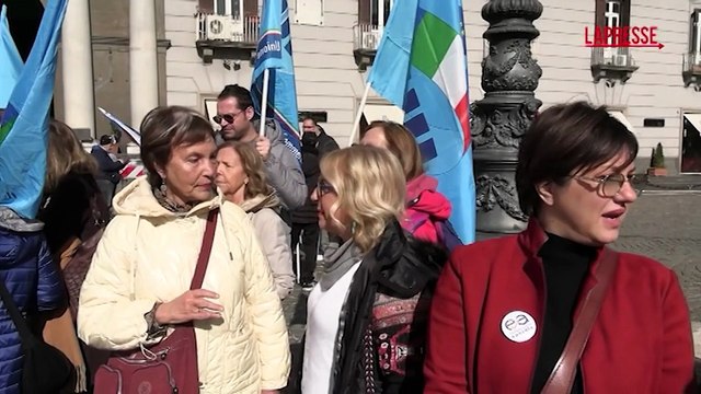Ddl violenza donne, presidio in piazza del Plebiscito a Napoli: Tradito l'accordo tra Meloni e Schlein